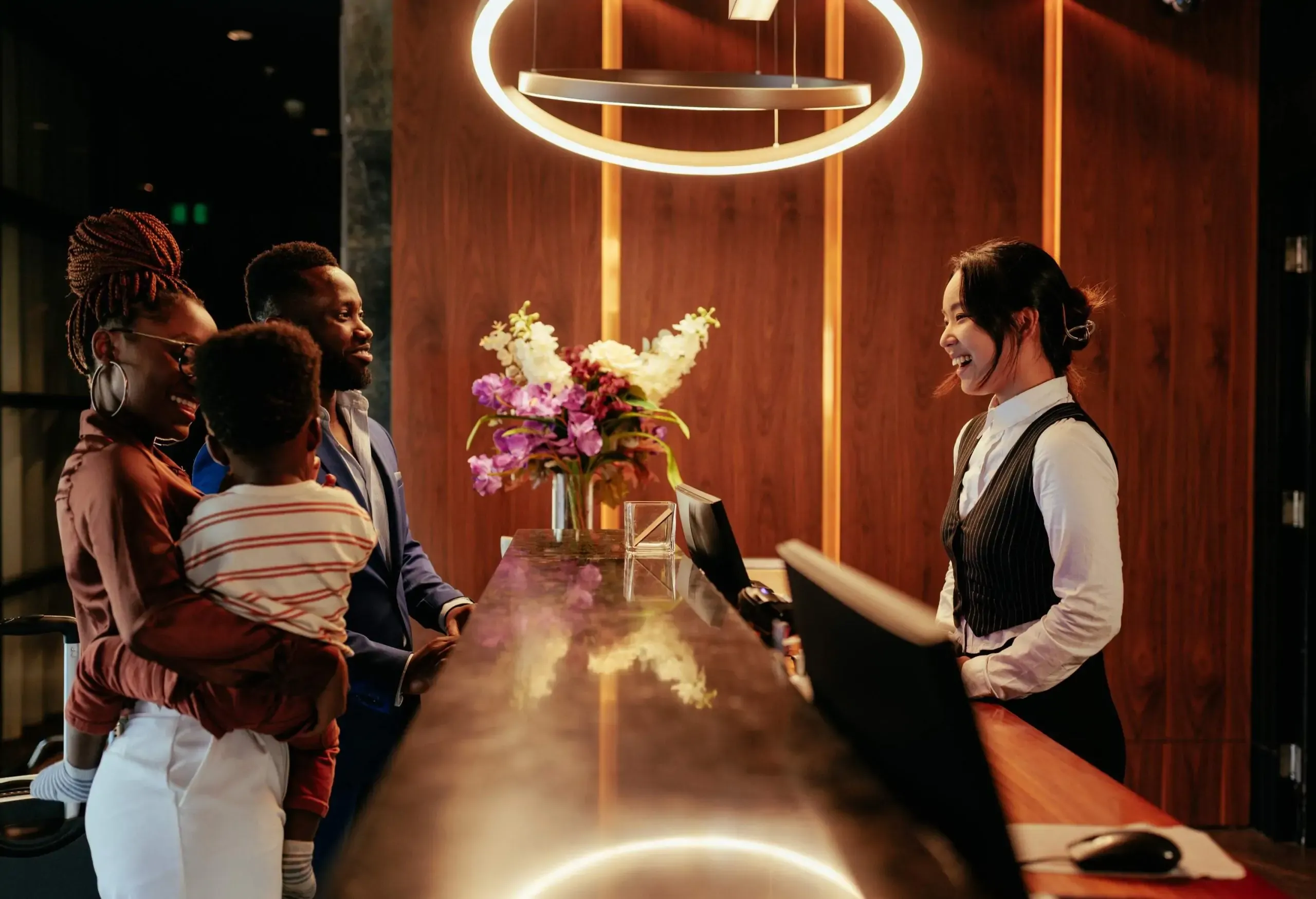 Quy trình check-in khách sạn chuyên nghiệp