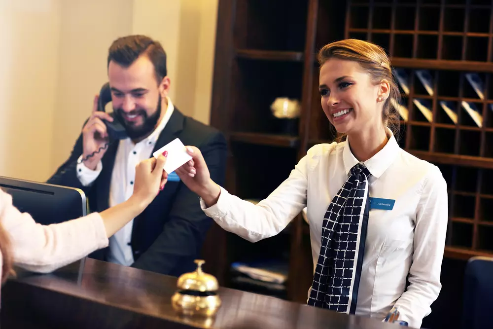 Quy trình lễ tân khách sạn chuẩn